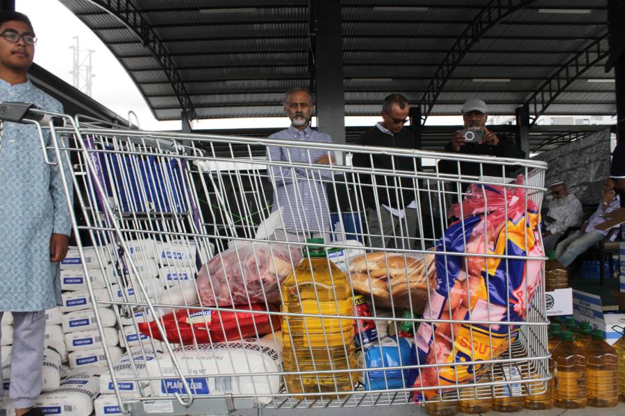 Gungahlin Mosque Food Pantry Team Distributes Food to Nearly 70 Families